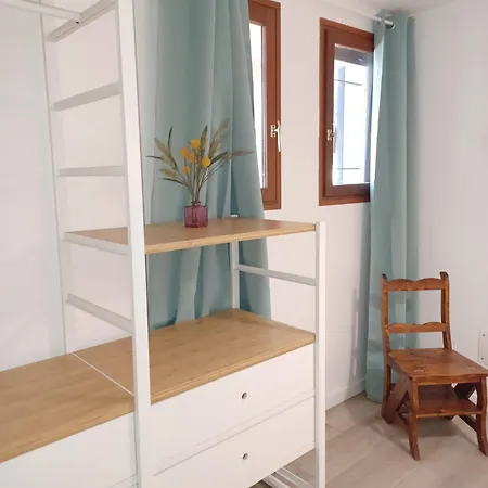 Padulina Au Bord De La Avec Piscine