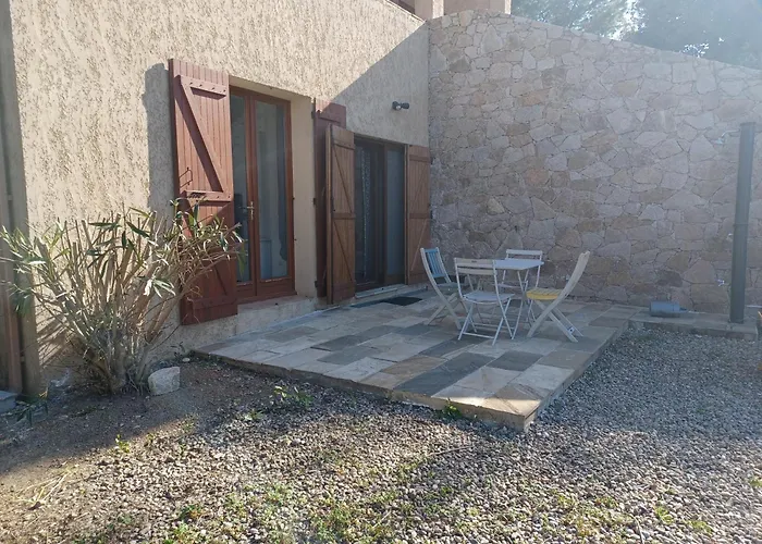 Padulina Au Bord De La Avec Piscine Vila