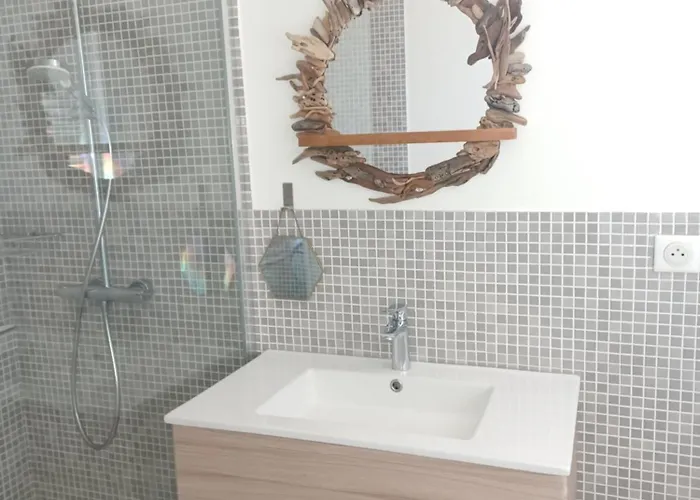 Padulina Au Bord De La Avec Piscine Vila