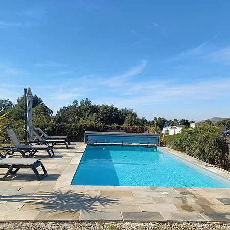 Padulina Au Bord De La Avec Piscine Galeria (Corsica)