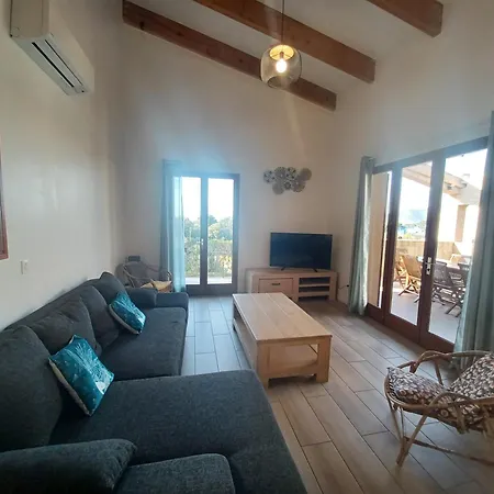 Padulina Au Bord De La Avec Piscine