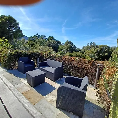 Padulina Au Bord De La Avec Piscine