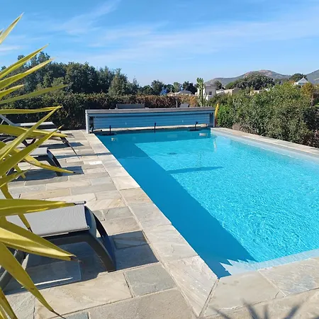Padulina Au Bord De La Avec Piscine Galeria (Corsica)