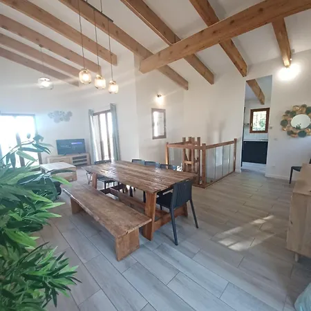 Padulina Au Bord De La Avec Piscine Villa