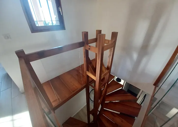 Padulina Au Bord De La Avec Piscine Villa