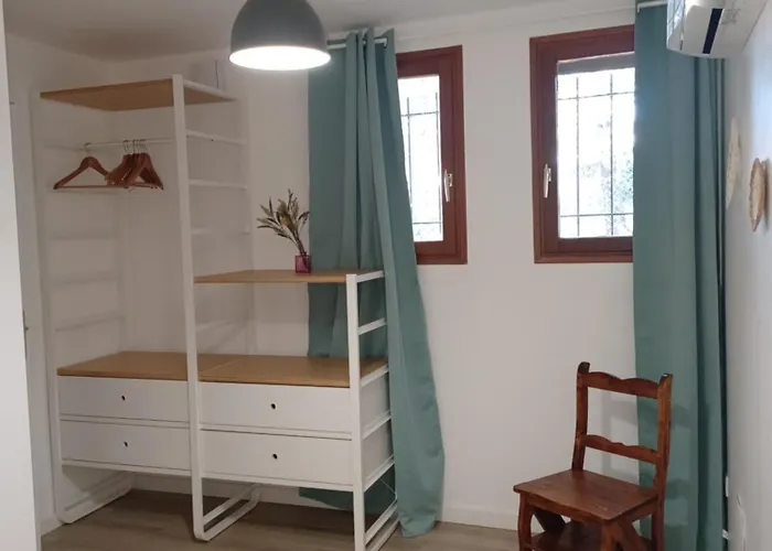 Padulina Au Bord De La Avec Piscine